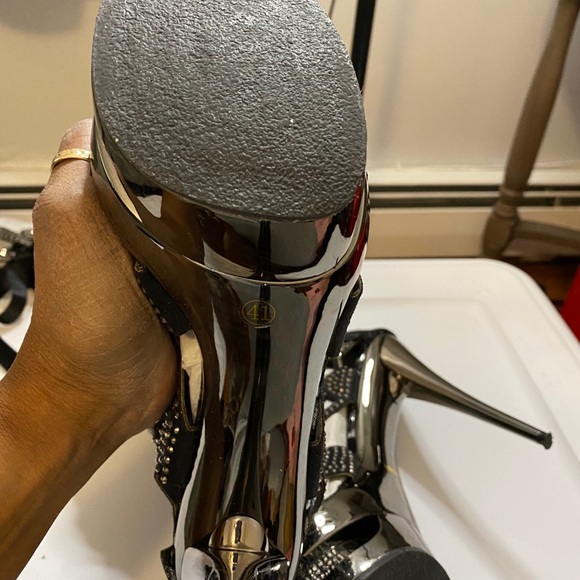 Boots - Picture 7 of 15